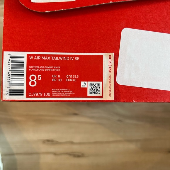 $170 Nike Air Max Tailwind IV SE Running Shoes CJ7979-100 Women’s Sz: 8.5 - Picture 8 of 8